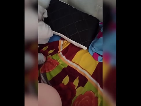❤️ מיין צימערמאן בלײַבט אליין אין שטוב ווייל איר מאן גייט אויף וואקאציע און איך נעם די געלעגנהייט איר צו פאקן און אנפילן איר טאָכעס מיט מילך ☑ סעקס ביי אונדז ❌️❤